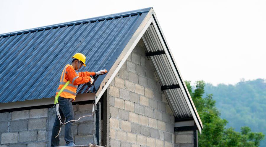 Professional gutter cleaning in Westlake Village, CA